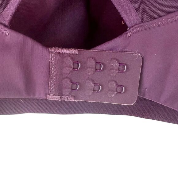 ATHLETA Racerback High Impact Sports Bra in Burgundy Size 32D - Picture 6 of 7